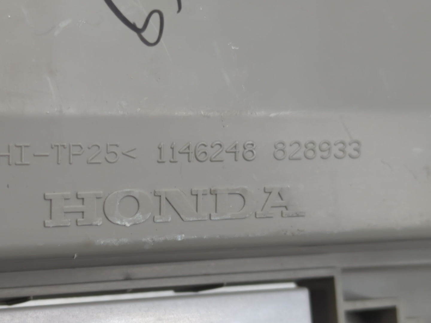 2007 Honda Odyssey Overhead Roof Console - Oemusedautoparts1.com