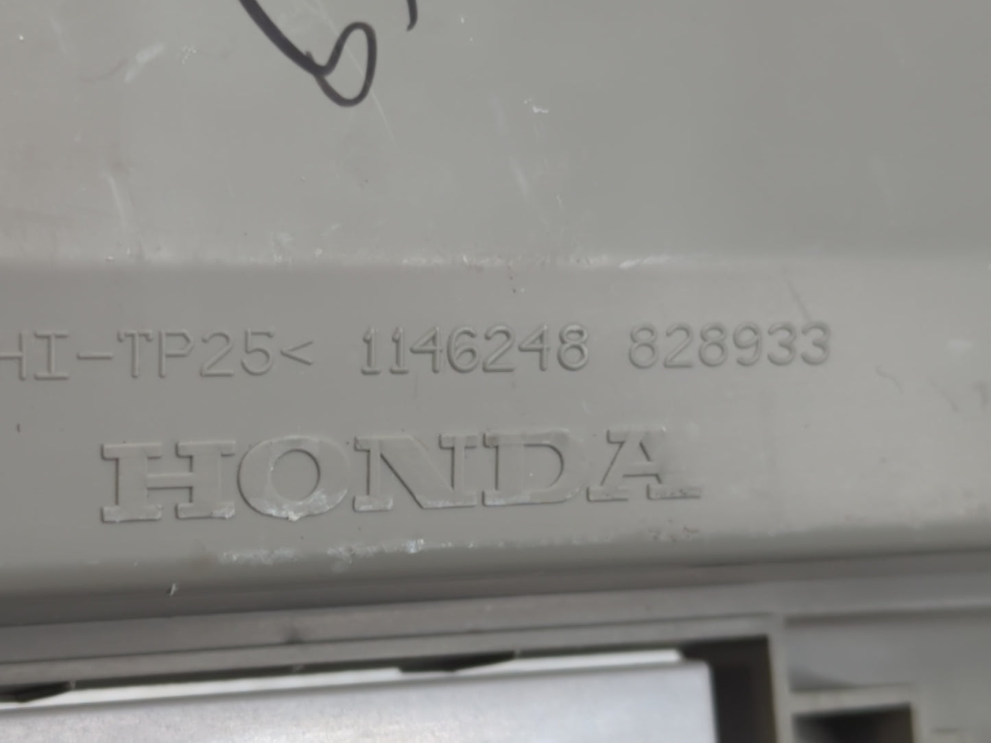 2007 Honda Odyssey Overhead Roof Console - Oemusedautoparts1.com