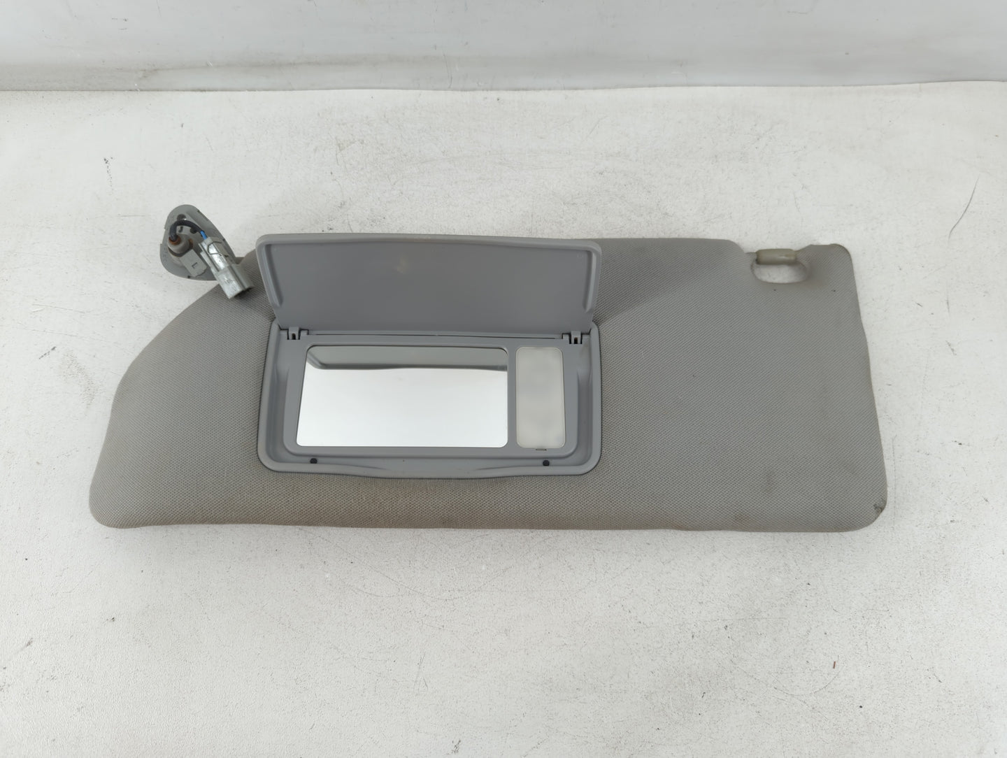 2006-2010 Honda Odyssey Sun Visor Shade Replacement Driver Left Mirror Fits Fits 2006 2007 2008 2009 2010 OEM Used Auto Part