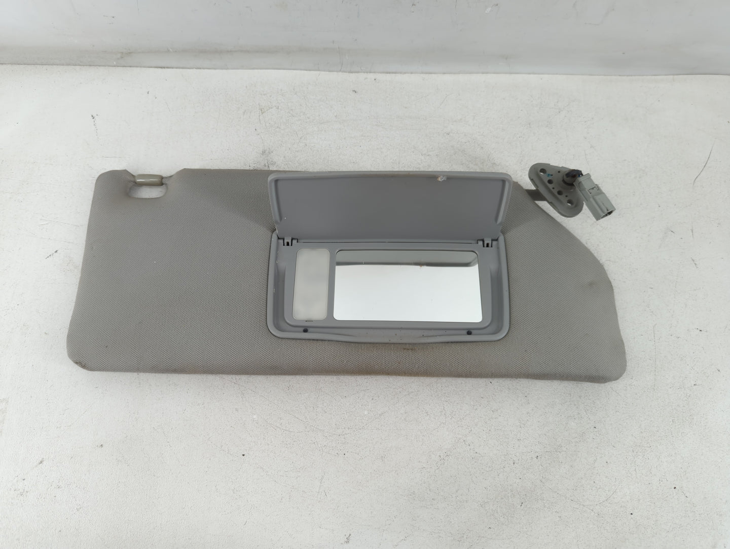2006-2010 Honda Odyssey Sun Visor Shade Replacement Passenger Right Mirror Fits Fits 2006 2007 2008 2009 2010 OEM Used Auto 