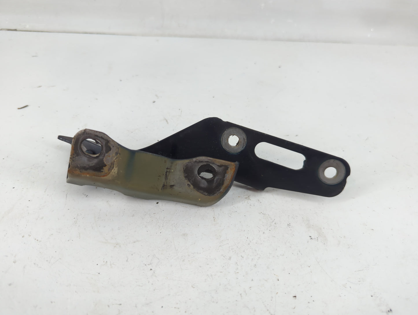 2007 Honda Odyssey Driver Left Hood Hinge 947110 - Oemusedautoparts1.com