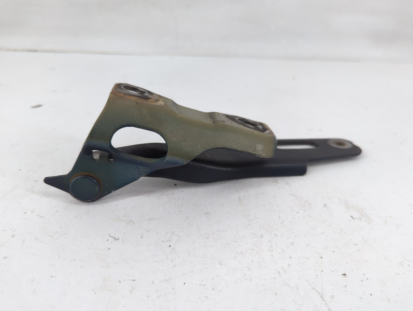 2007 Honda Odyssey Driver Left Hood Hinge 947110 - Oemusedautoparts1.com
