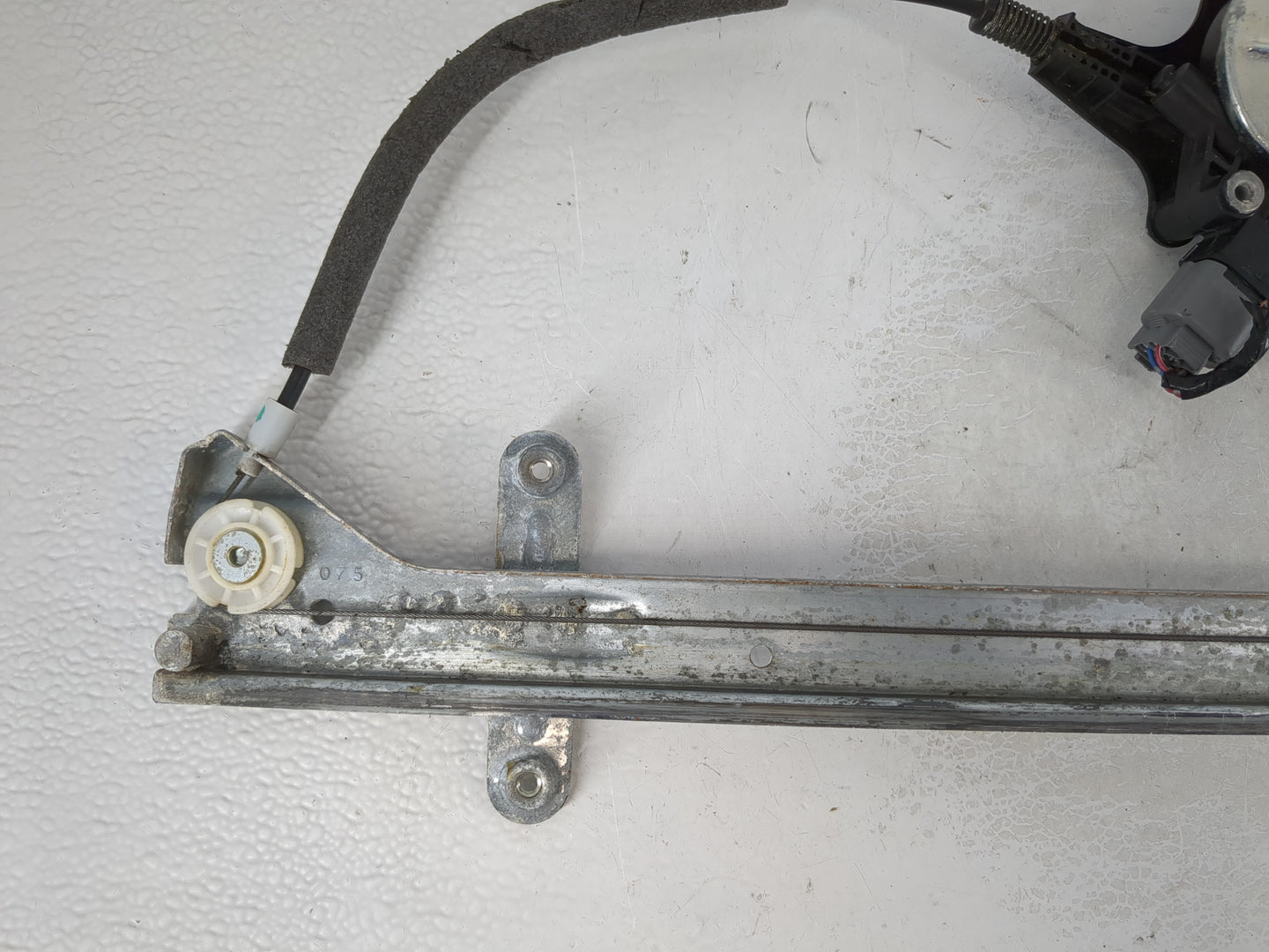 2005-2010 Honda Odyssey Window Regulator Passenger Front - Oemusedautoparts1.com