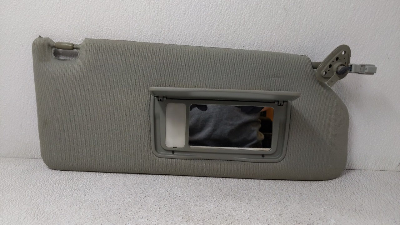 2007 Honda Odyssey Sun Visor Shade Replacement Passenger Right Mirror Fits Fits 2006 2008 2009 2010 OEM Used Auto Parts - Oe