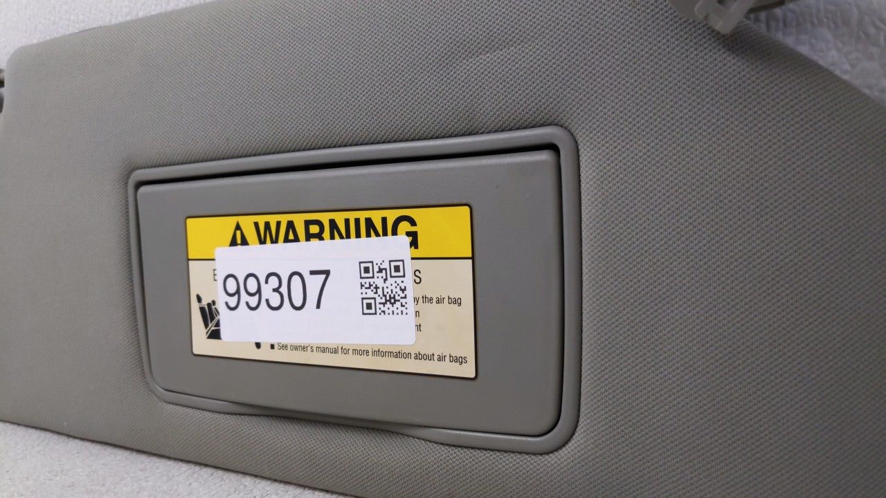 2007 Honda Odyssey Sun Visor Shade Replacement Passenger Right Mirror Fits Fits 2006 2008 2009 2010 OEM Used Auto Parts - Oe