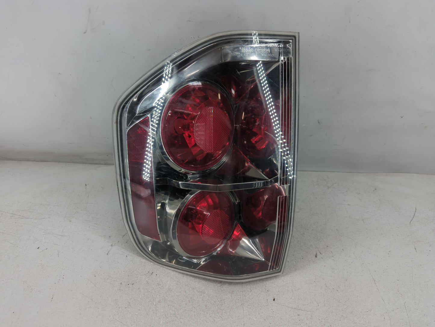 2006-2008 Honda Pilot Tail Light Assembly Driver Left OEM P/N:P2377 Fits Fits 2006 2007 2008 OEM Used Auto Parts - Oemusedau