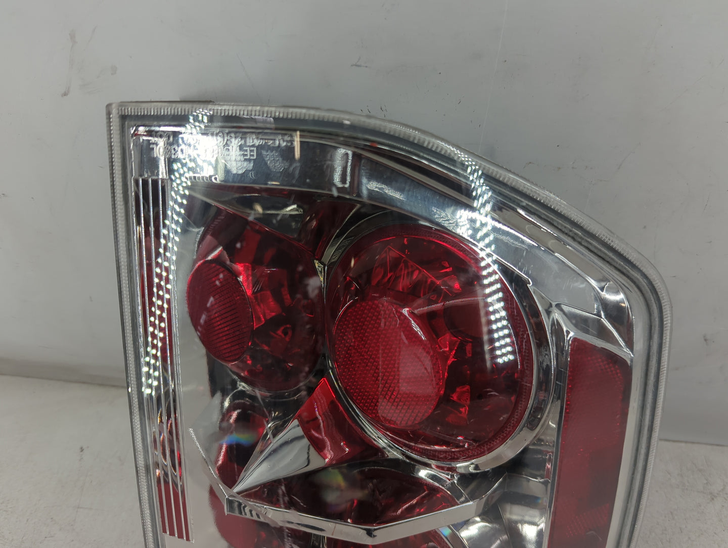 2006-2008 Honda Pilot Tail Light Assembly Passenger Right OEM P/N:HD477-U100L Fits Fits 2006 2007 2008 OEM Used Auto Parts -
