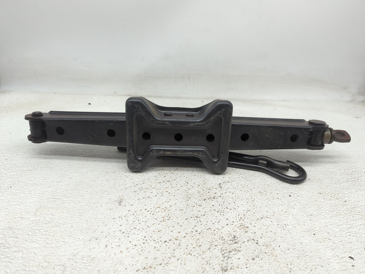 Honda Pilot Spare Scissor Car Jack 1080814 - Oemusedautoparts1.com