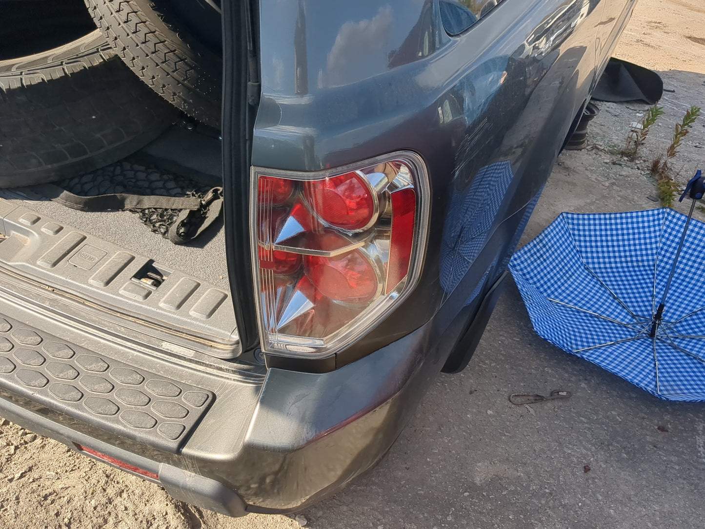 2006-2008 Honda Pilot Tail Light Assembly Passenger Right OEM Fits Fits 2006 2007 2008 OEM Used Auto Parts - Oemusedautopart