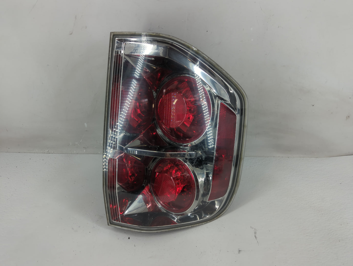 2006-2008 Honda Pilot Tail Light Assembly Driver Left OEM P/N:P2377 Fits Fits 2006 2007 2008 OEM Used Auto Parts - Oemusedau