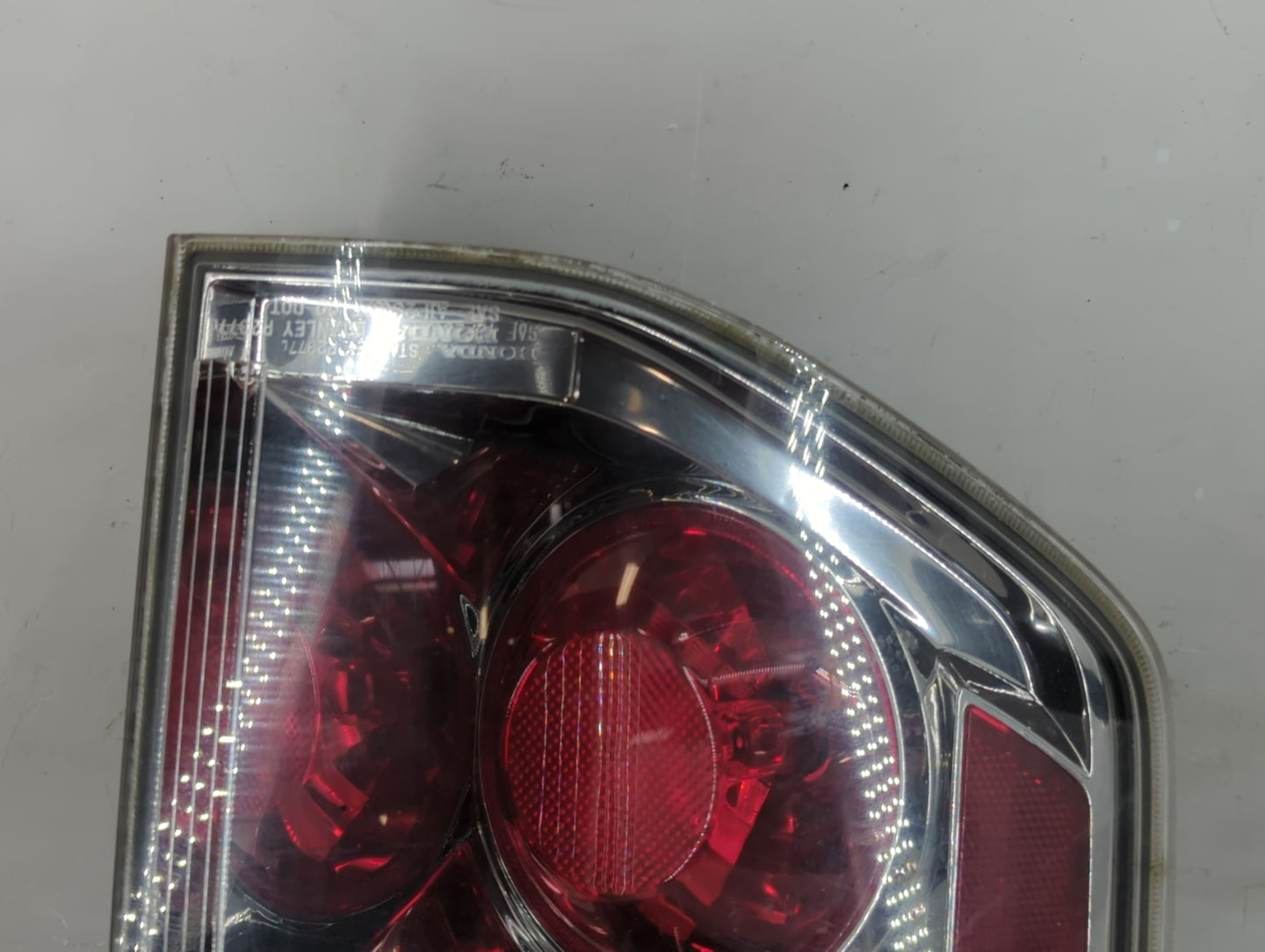 2006-2008 Honda Pilot Tail Light Assembly Driver Left OEM P/N:P2377 Fits Fits 2006 2007 2008 OEM Used Auto Parts - Oemusedau