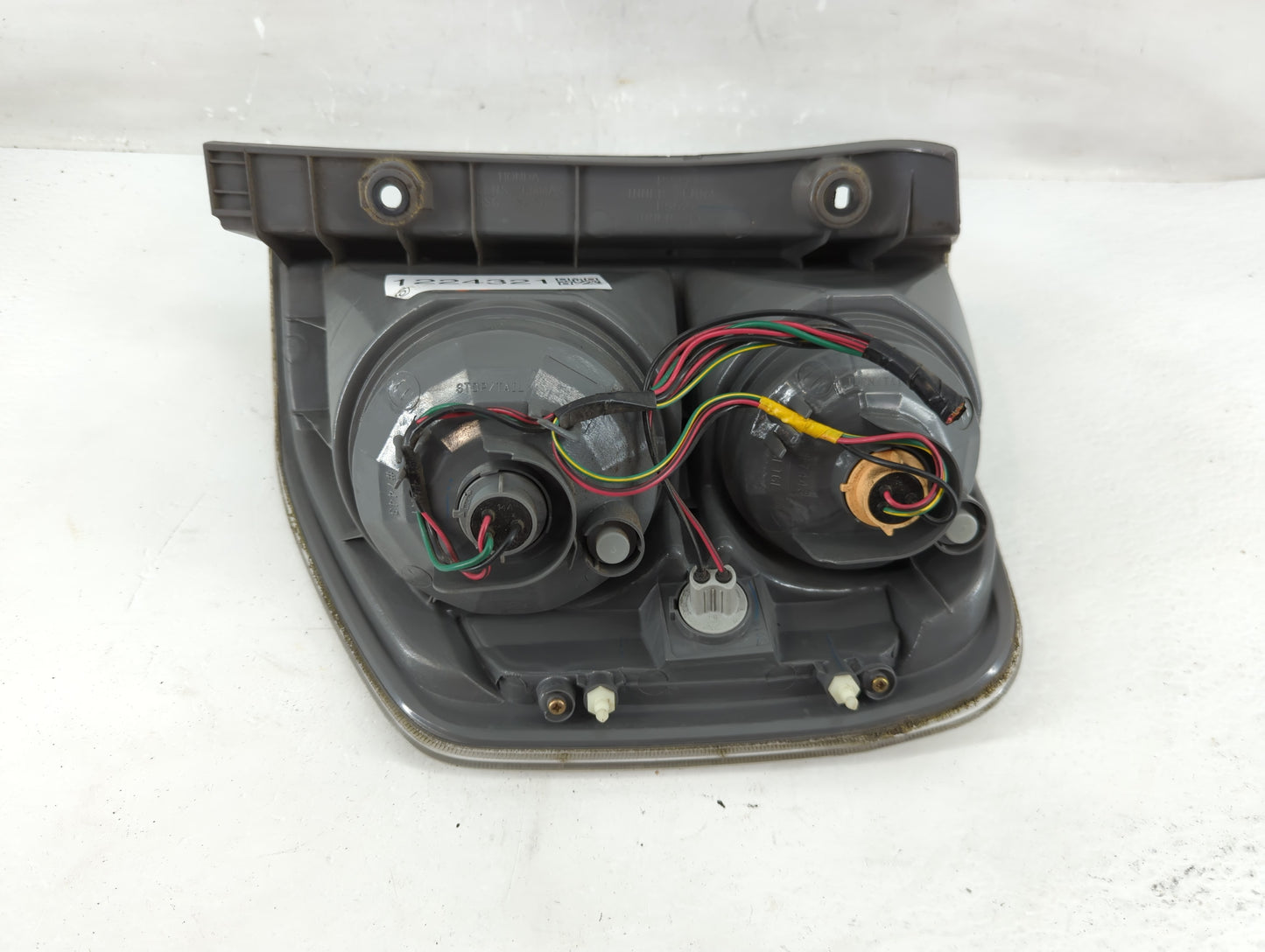 2006-2008 Honda Pilot Tail Light Assembly Driver Left OEM P/N:P2377 Fits Fits 2006 2007 2008 OEM Used Auto Parts - Oemusedau