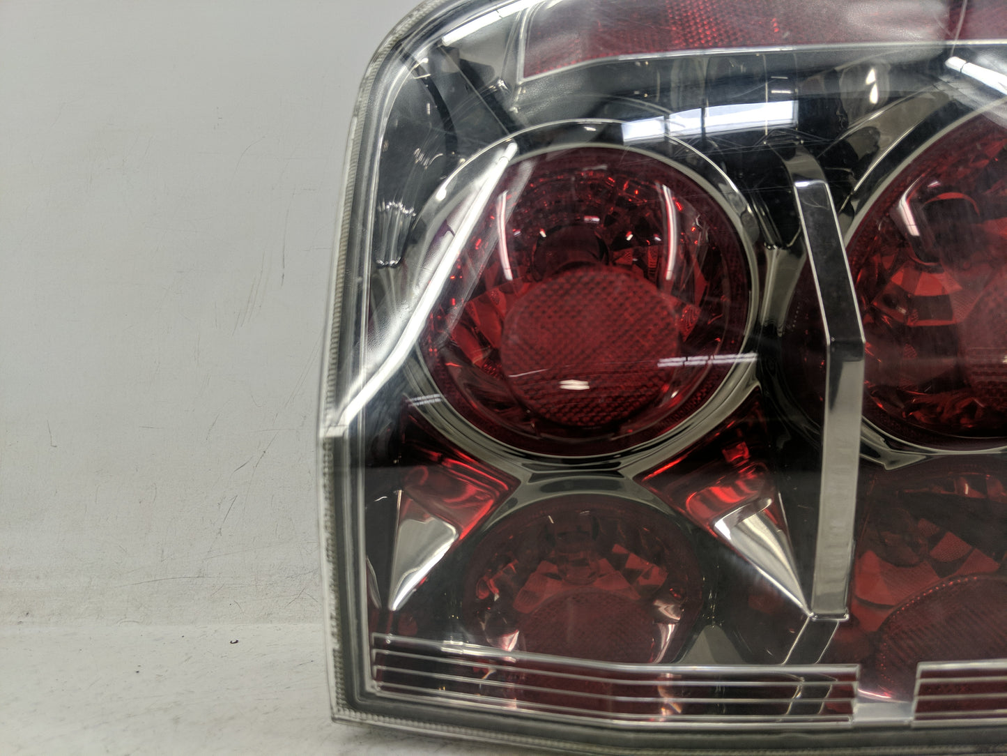 2006-2008 Honda Pilot Tail Light Assembly Passenger Right OEM P/N:P2377 Fits Fits 2006 2007 2008 OEM Used Auto Parts - Oemus