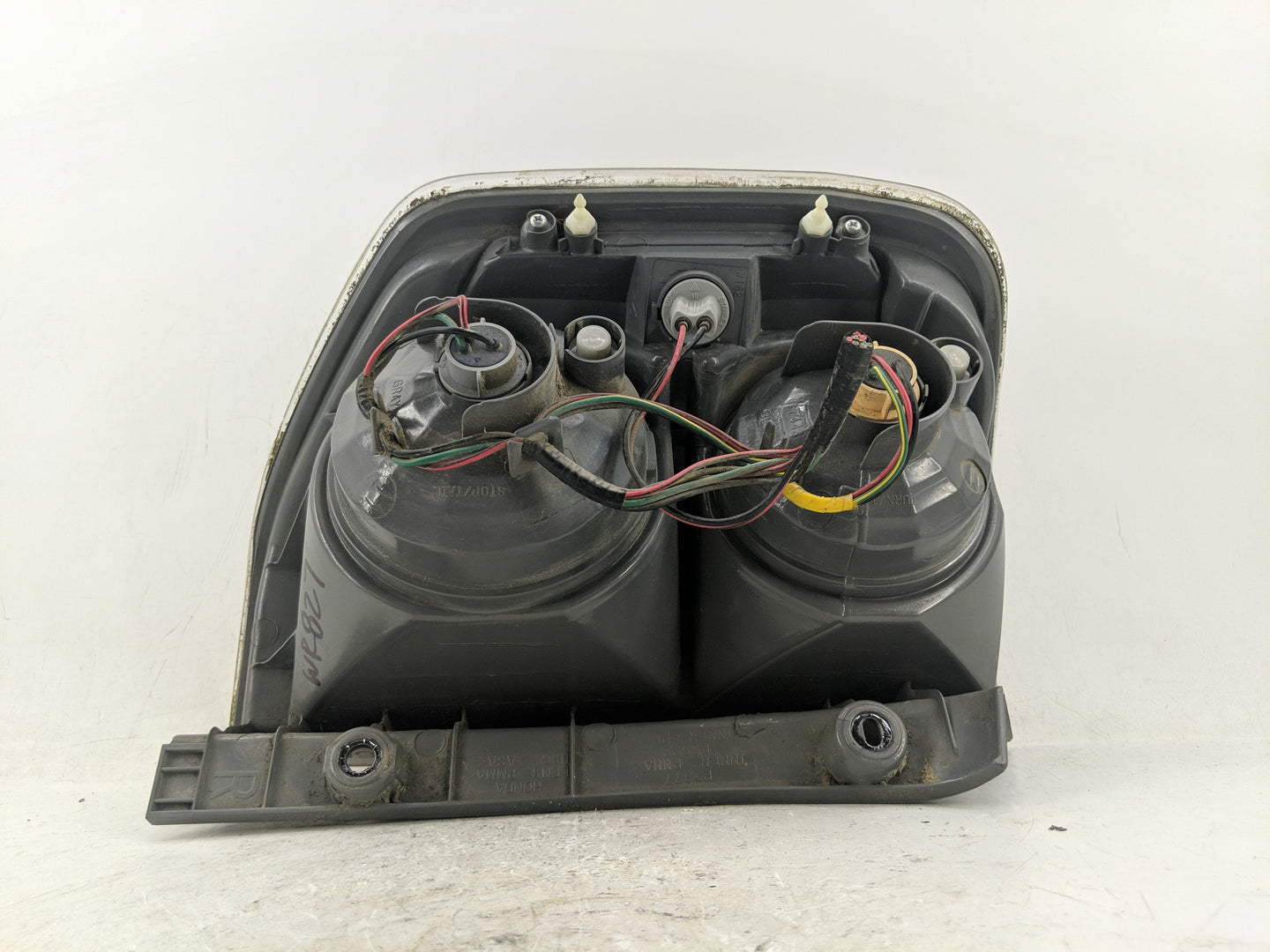 2006-2008 Honda Pilot Tail Light Assembly Passenger Right OEM P/N:P2377 Fits Fits 2006 2007 2008 OEM Used Auto Parts - Oemus