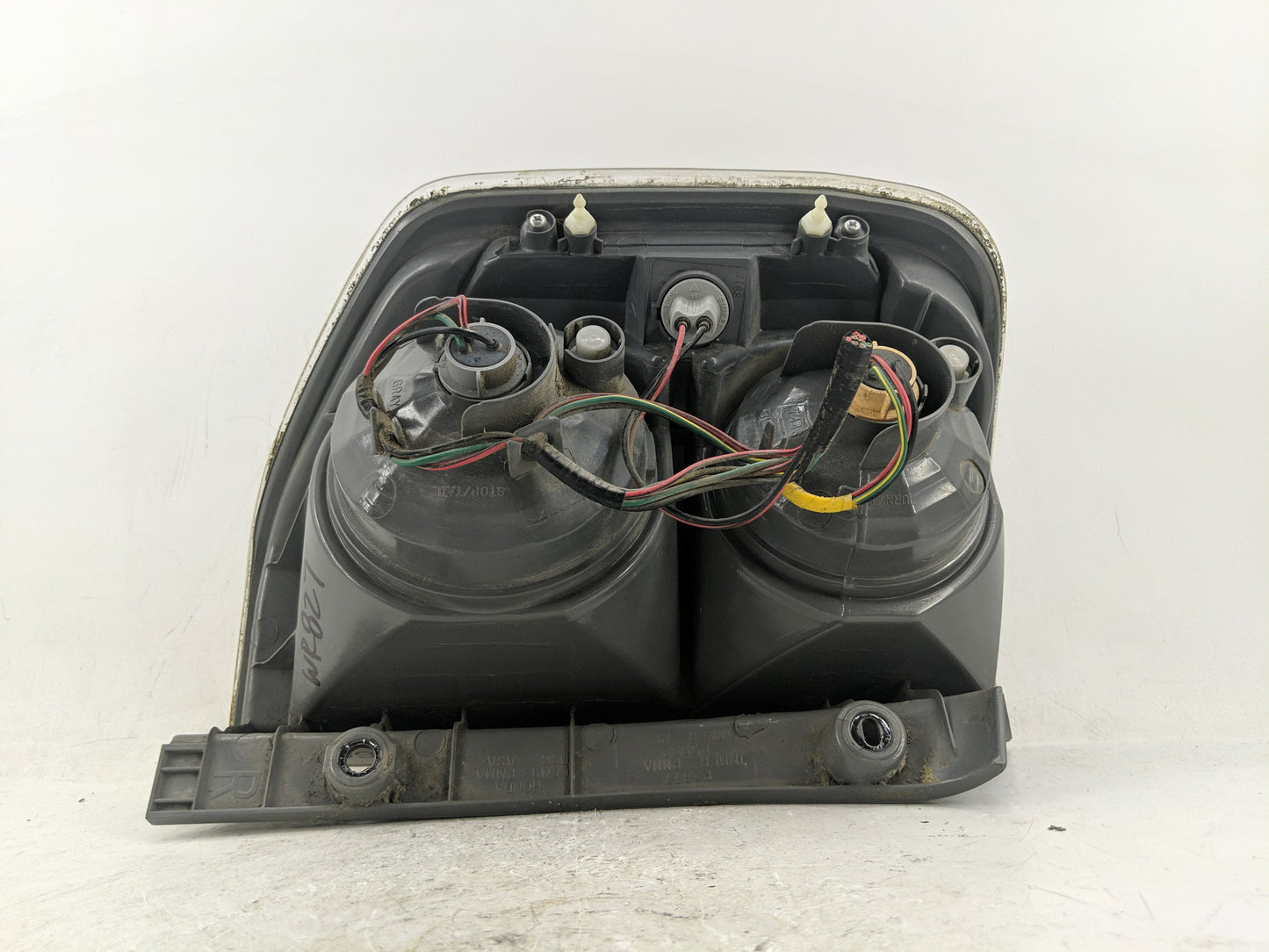 2006-2008 Honda Pilot Tail Light Assembly Passenger Right OEM P/N:P2377 Fits Fits 2006 2007 2008 OEM Used Auto Parts - Oemus