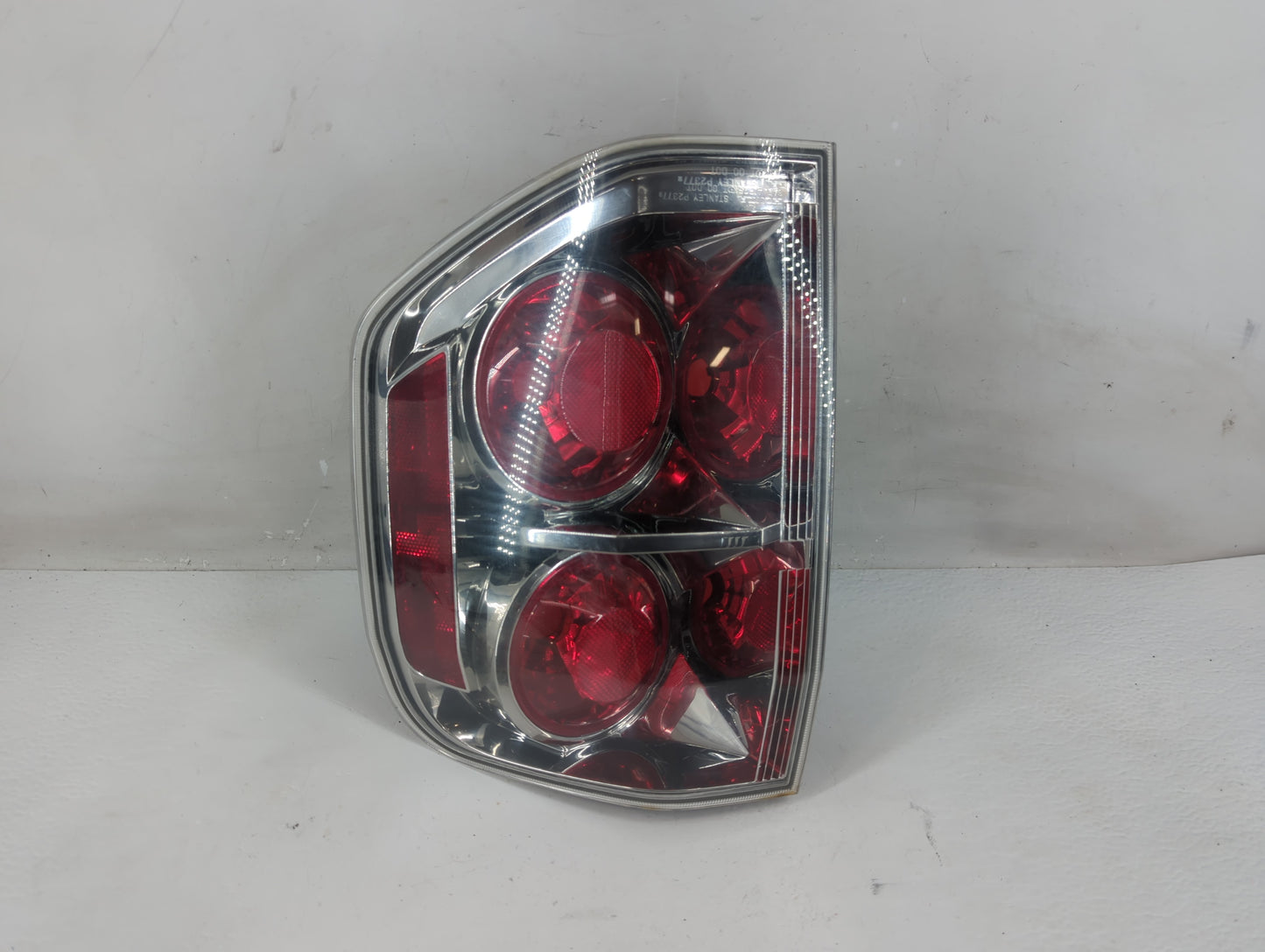 2006-2008 Honda Pilot Tail Light Assembly Passenger Right OEM P/N:P2377 Fits Fits 2006 2007 2008 OEM Used Auto Parts - Oemus