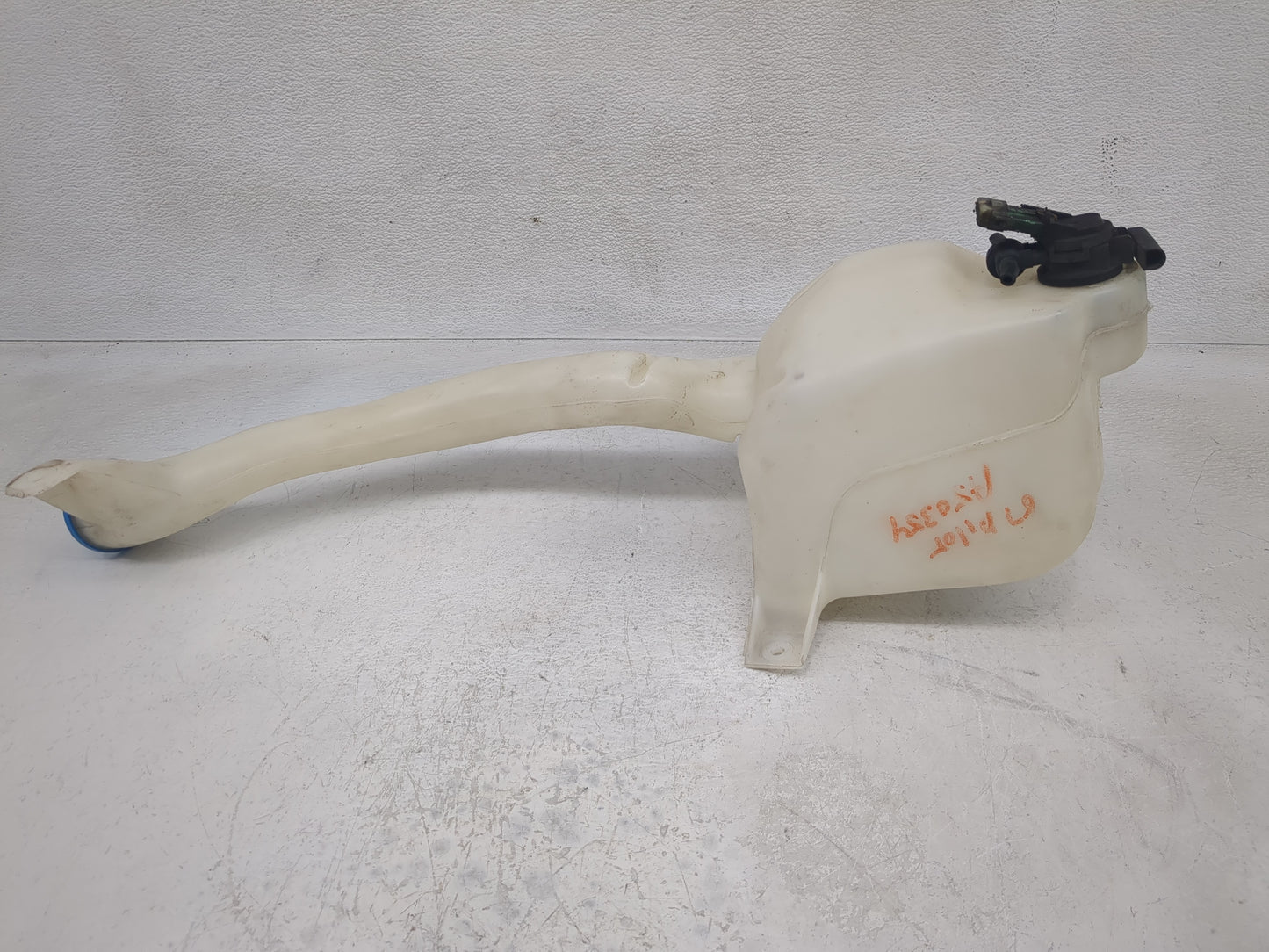 2006-2008 Honda Pilot Windshield Washer Fluid Reservoir Bottle Oem - Oemusedautoparts1.com