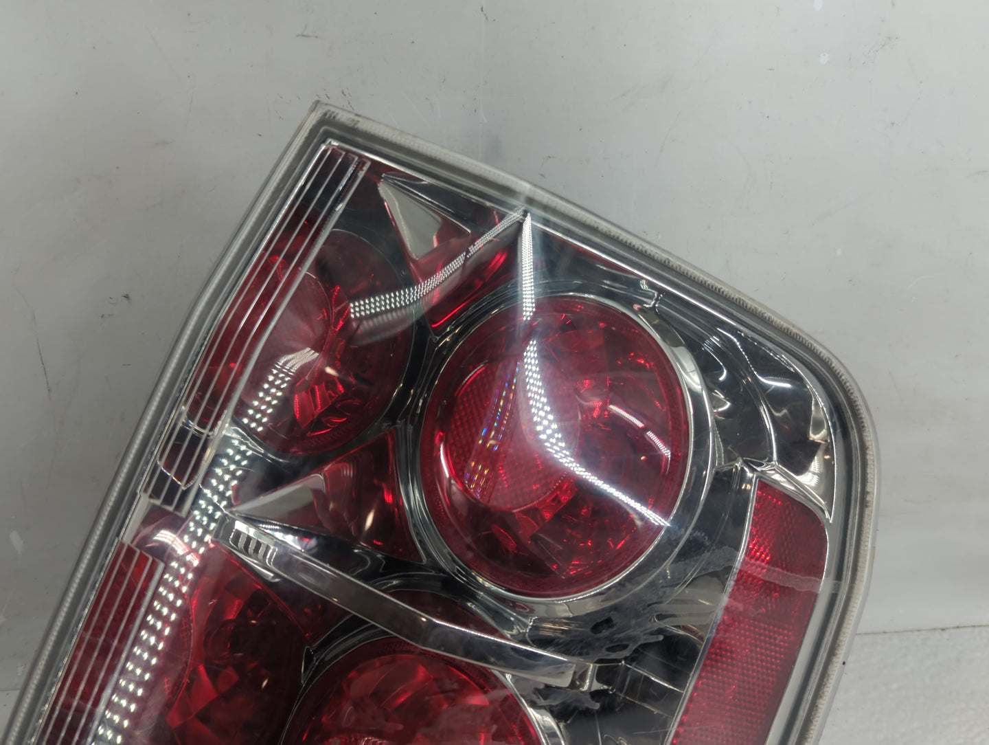2006-2008 Honda Pilot Tail Light Assembly Passenger Right OEM P/N:P2377 Fits Fits 2006 2007 2008 OEM Used Auto Parts - Oemus