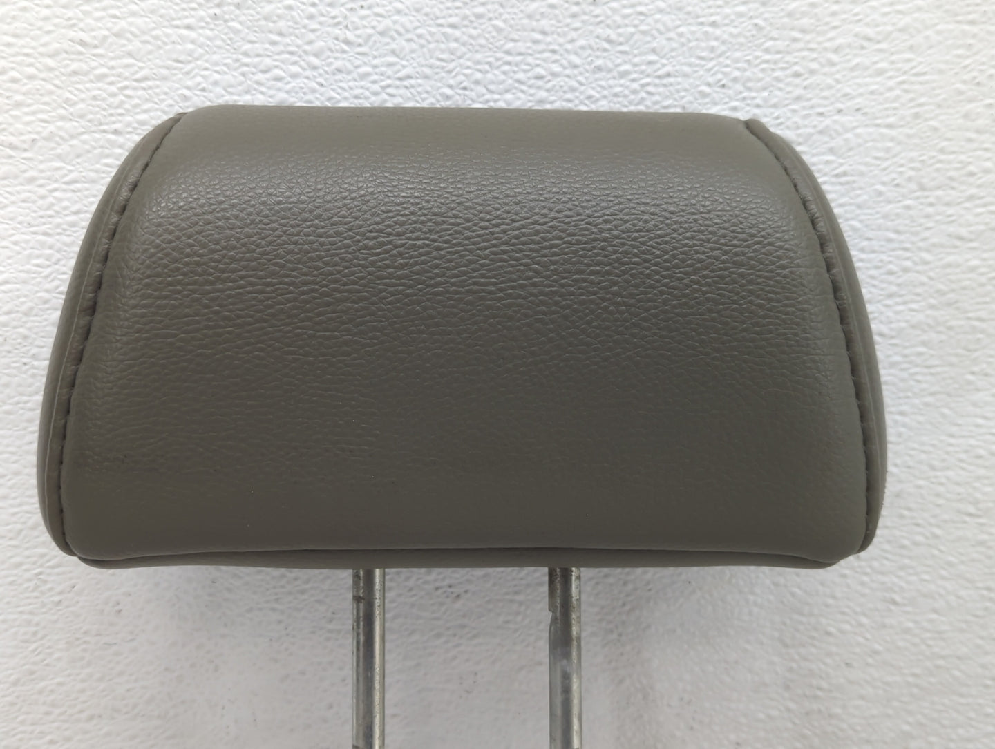 2006-2008 Honda Pilot Headrest Head Rest Front Driver Passenger Seat Fits Fits 2006 2007 2008 OEM Used Auto Parts - Oemuseda