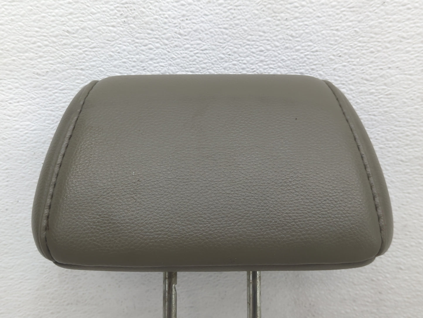2006-2008 Honda Pilot Headrest Head Rest Front Driver Passenger Seat Fits Fits 2006 2007 2008 OEM Used Auto Parts - Oemuseda