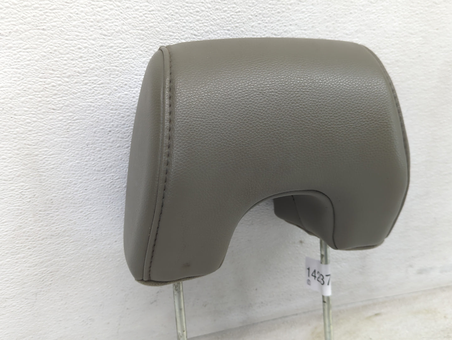 2006-2008 Honda Pilot Headrest Head Rest Rear Seat Fits Fits 2006 2007 2008 OEM Used Auto Parts - Oemusedautoparts1.com