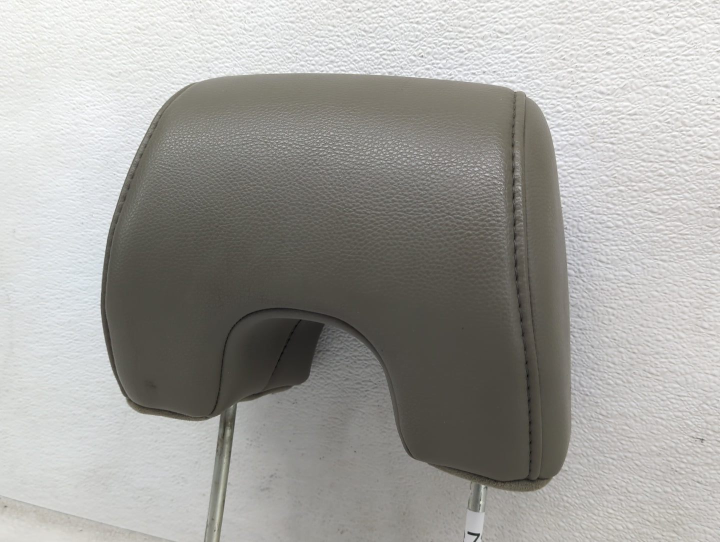 2006-2008 Honda Pilot Headrest Head Rest Rear Seat Fits Fits 2006 2007 2008 OEM Used Auto Parts - Oemusedautoparts1.com