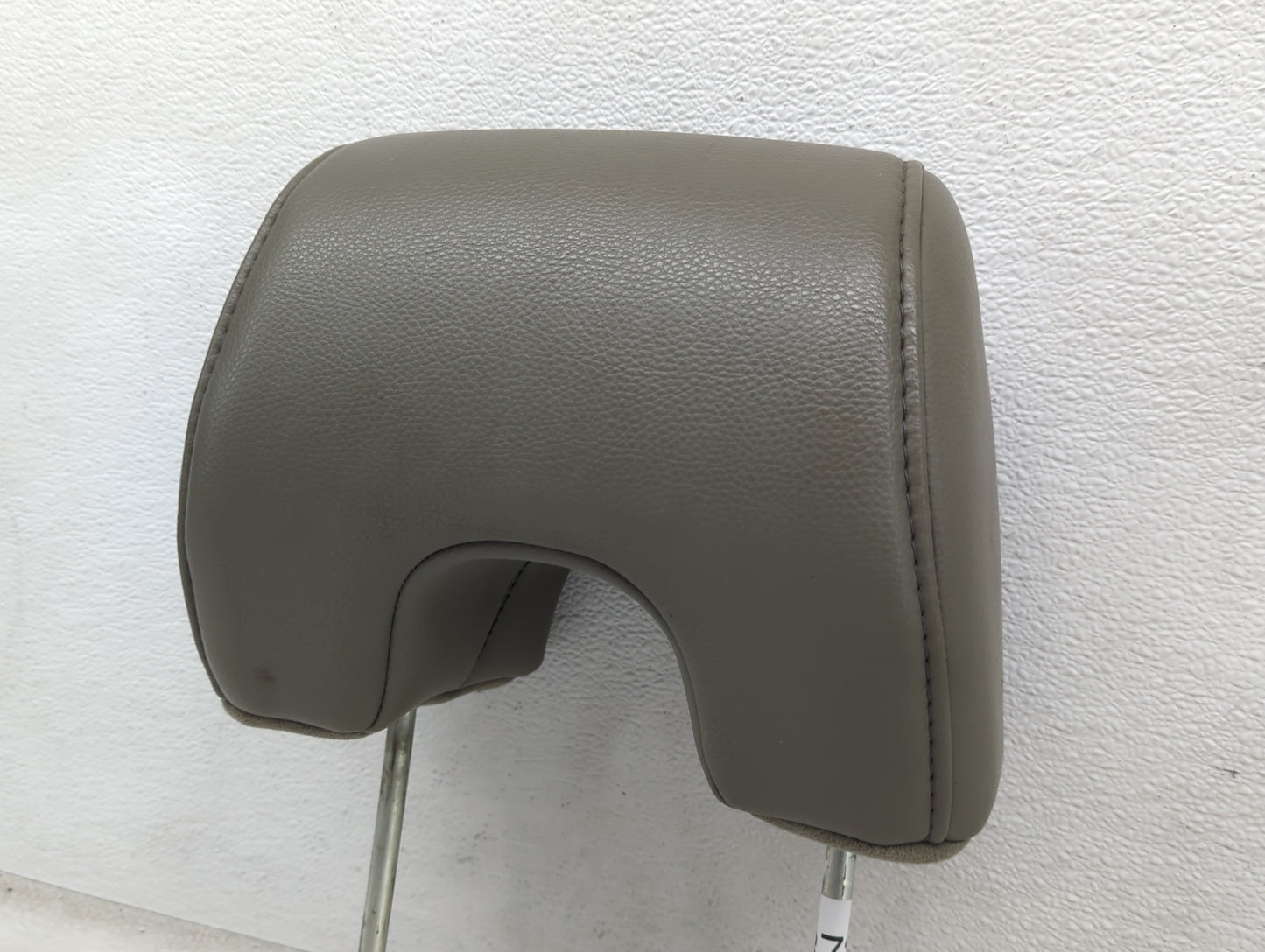 2006-2008 Honda Pilot Headrest Head Rest Rear Seat Fits Fits 2006 2007 2008 OEM Used Auto Parts - Oemusedautoparts1.com