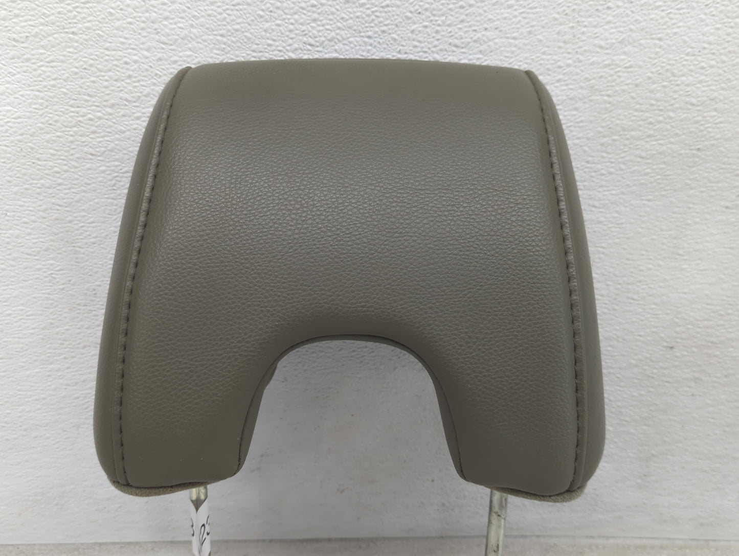 2006-2008 Honda Pilot Headrest Head Rest Rear Seat Fits Fits 2006 2007 2008 OEM Used Auto Parts - Oemusedautoparts1.com
