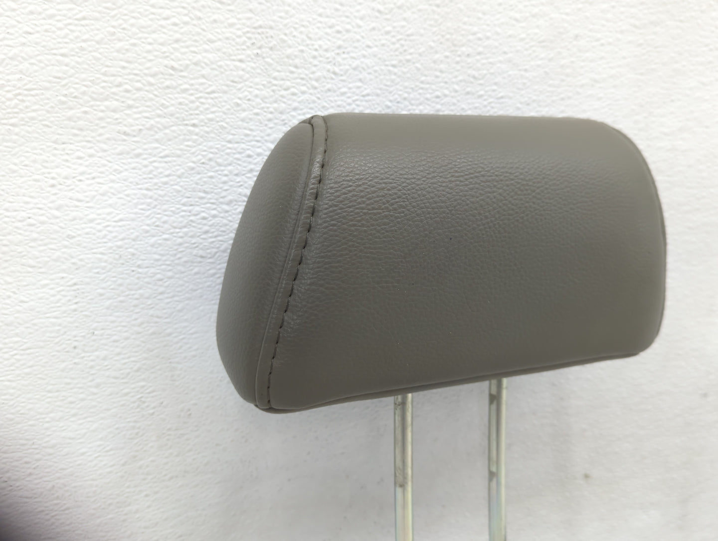 2006-2008 Honda Pilot Headrest Head Rest Rear Center Seat Fits Fits 2006 2007 2008 OEM Used Auto Parts - Oemusedautoparts1.c