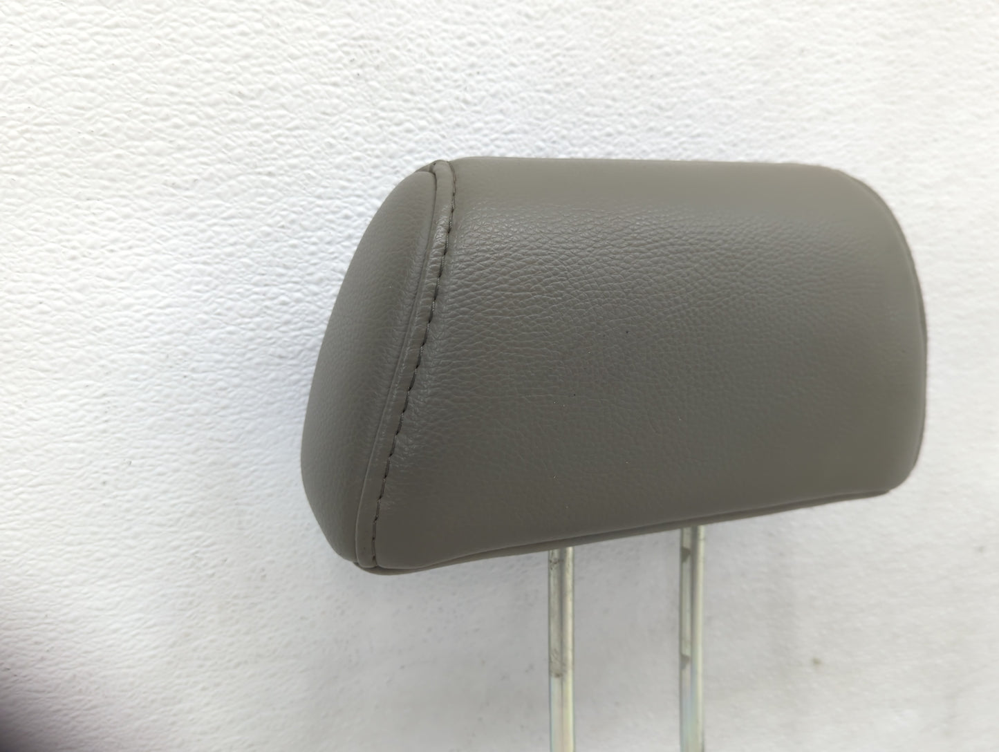 2006-2008 Honda Pilot Headrest Head Rest Rear Center Seat Fits Fits 2006 2007 2008 OEM Used Auto Parts - Oemusedautoparts1.c