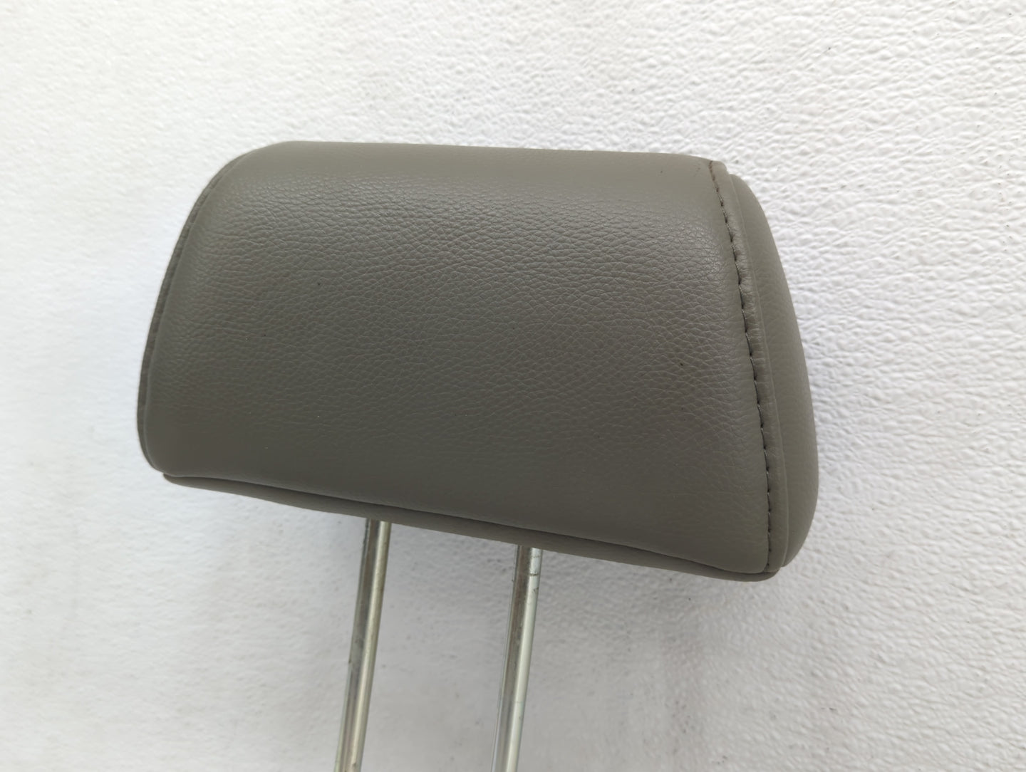 2006-2008 Honda Pilot Headrest Head Rest Rear Center Seat Fits Fits 2006 2007 2008 OEM Used Auto Parts - Oemusedautoparts1.c