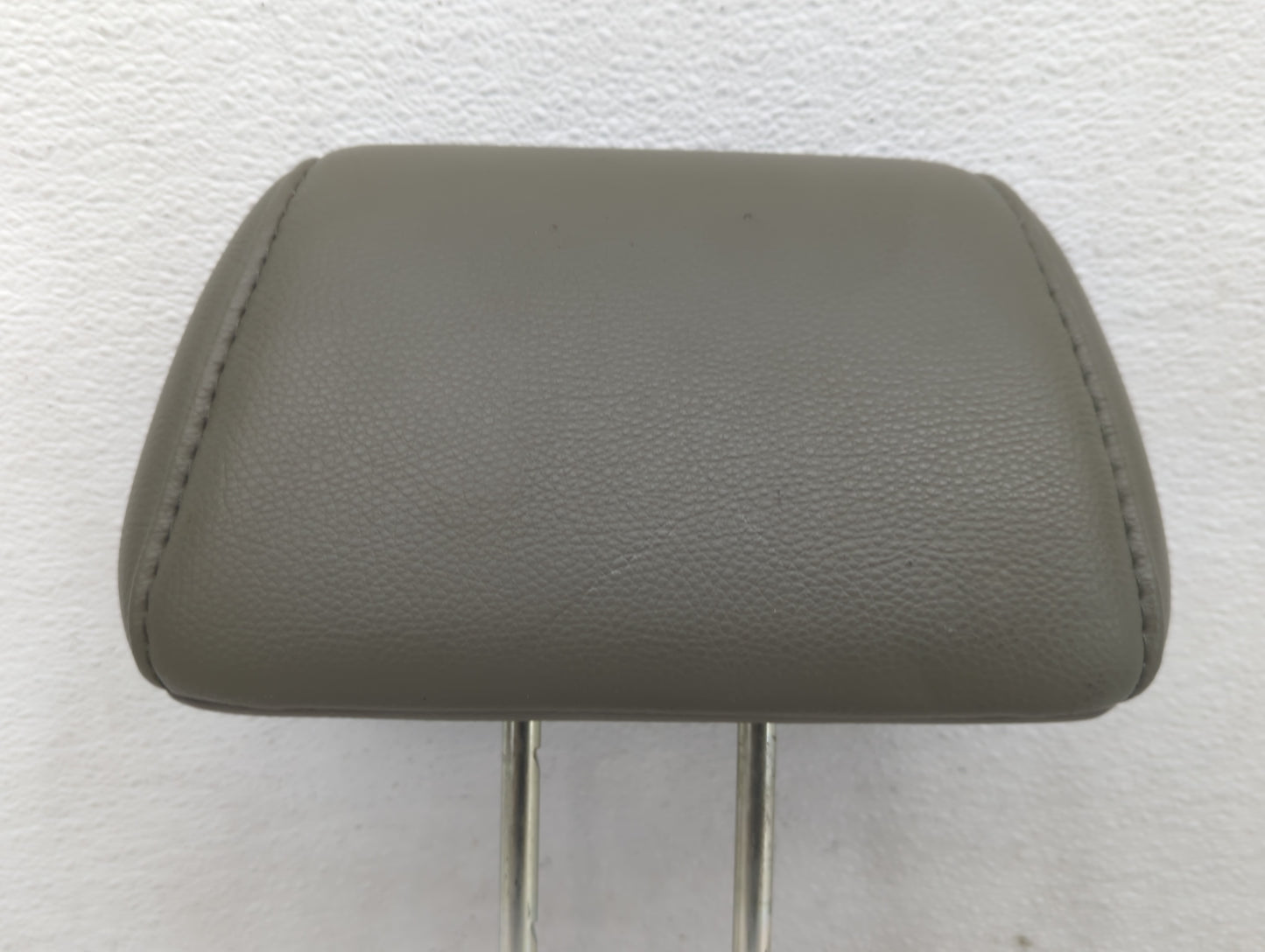 2006-2008 Honda Pilot Headrest Head Rest Rear Center Seat Fits Fits 2006 2007 2008 OEM Used Auto Parts - Oemusedautoparts1.c