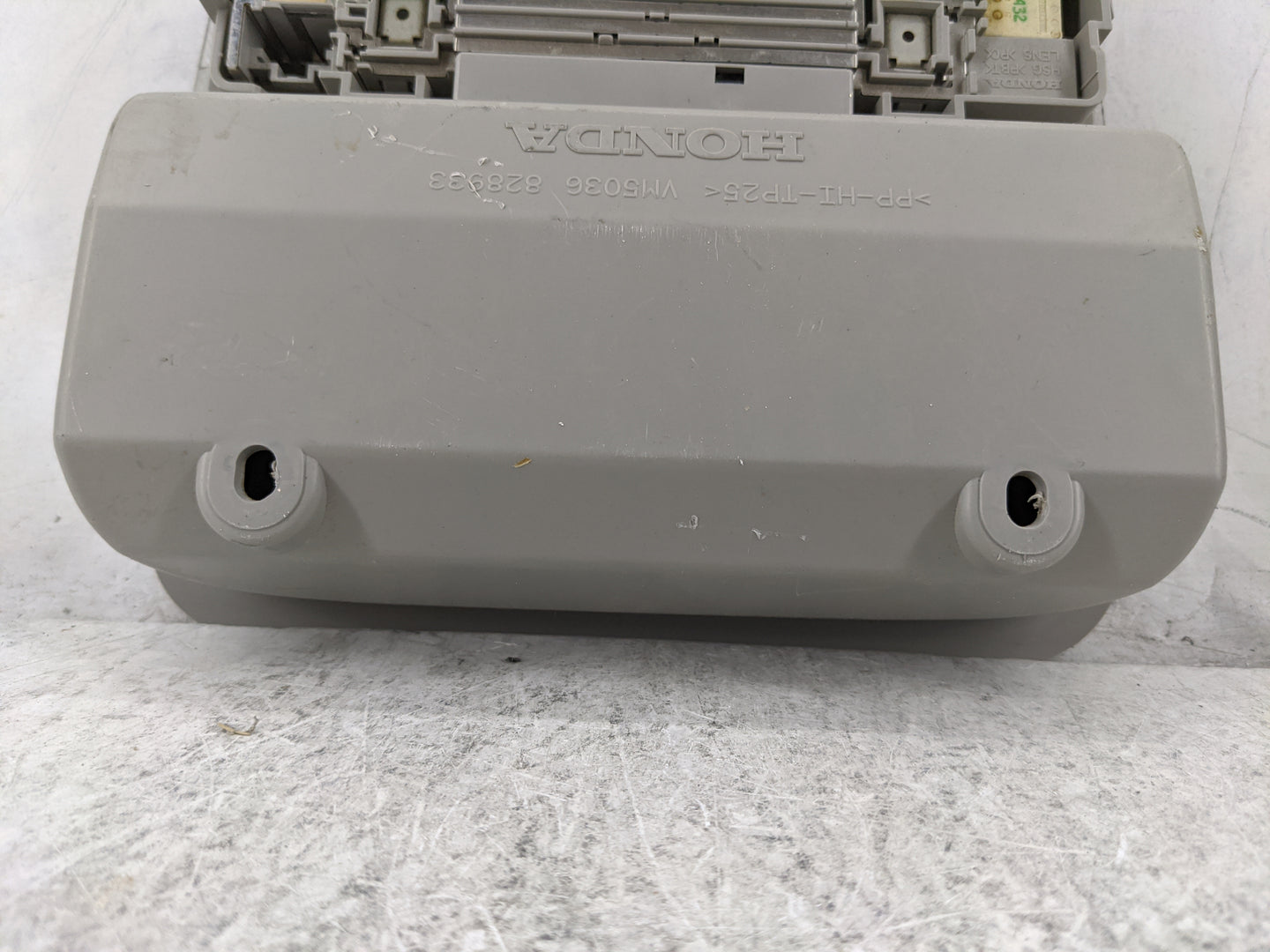 2007 Honda Pilot Overhead Roof Console 1478212 - Oemusedautoparts1.com