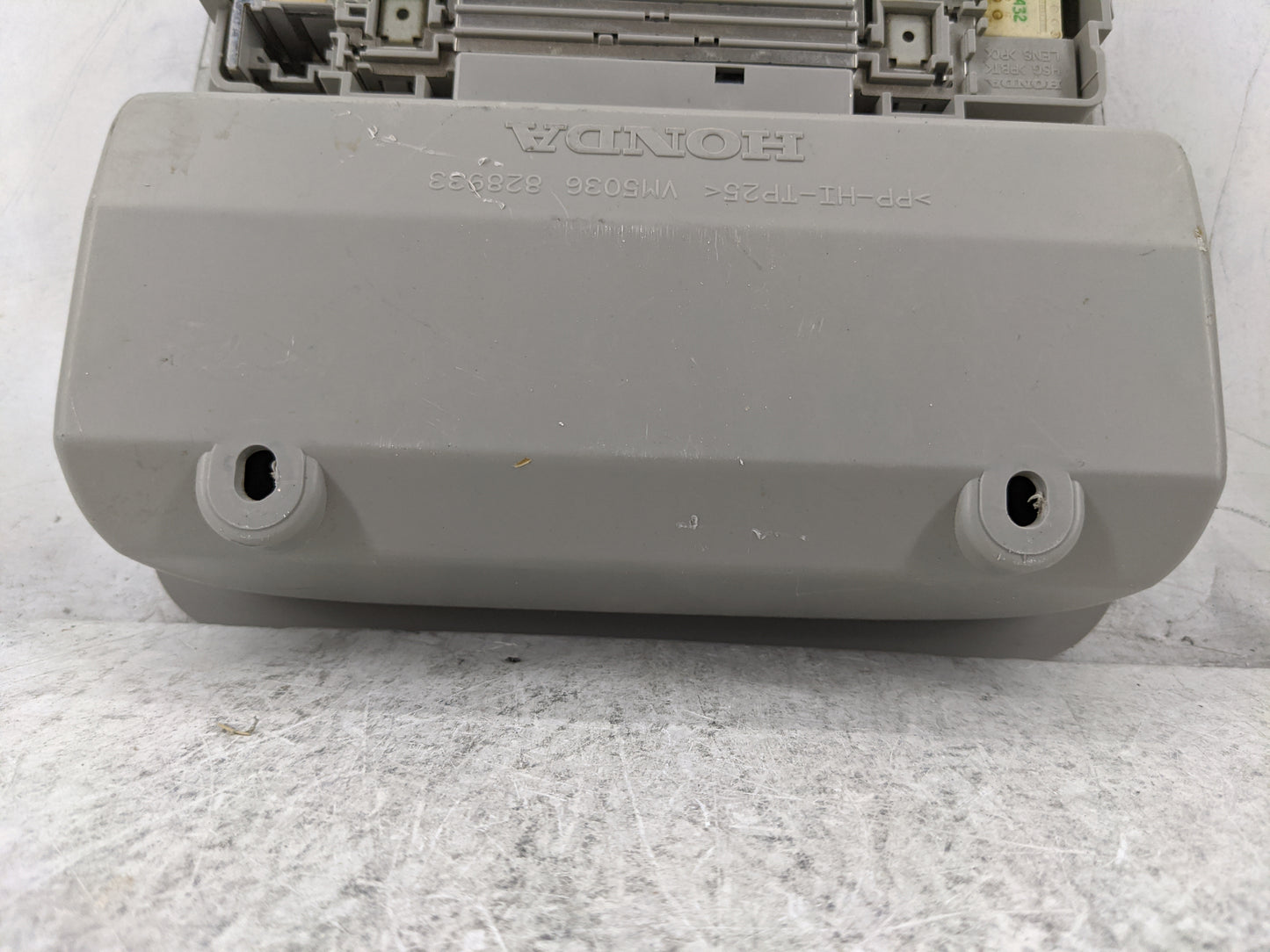 2007 Honda Pilot Overhead Roof Console 1478212 - Oemusedautoparts1.com