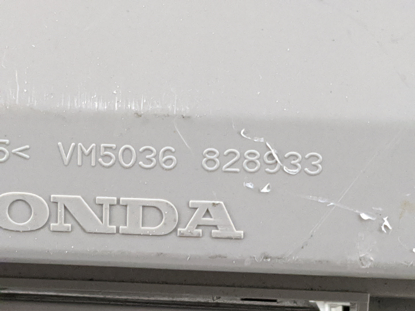 2007 Honda Pilot Overhead Roof Console 1478212 - Oemusedautoparts1.com