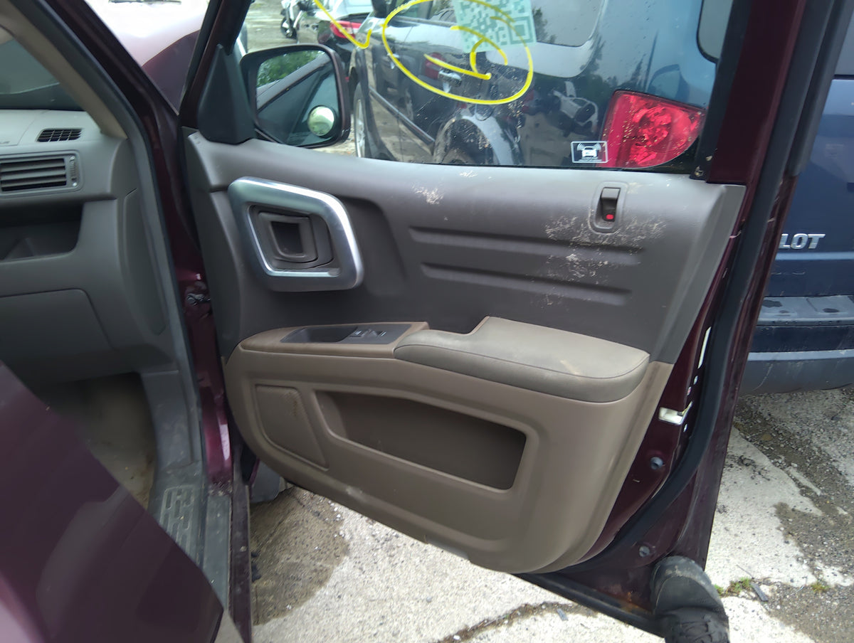 2007 Honda Ridgeline Front Right Passenger Interior Door Panel Trim 5042277 - Oemusedautoparts1.com