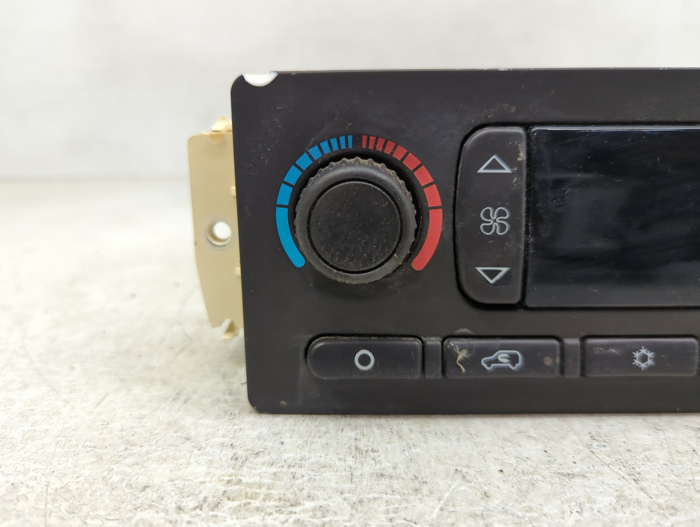 2007 Hummer H2 Climate Control Module Temperature AC/Heater Replacement P/N:15195564 Fits OEM Used Auto Parts - Oemusedautop
