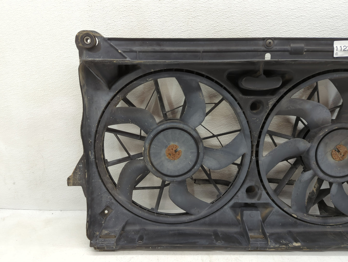 2007 Hummer H3 Electric Radiator Cooling Fan Motor Assembly - Oemusedautoparts1.com