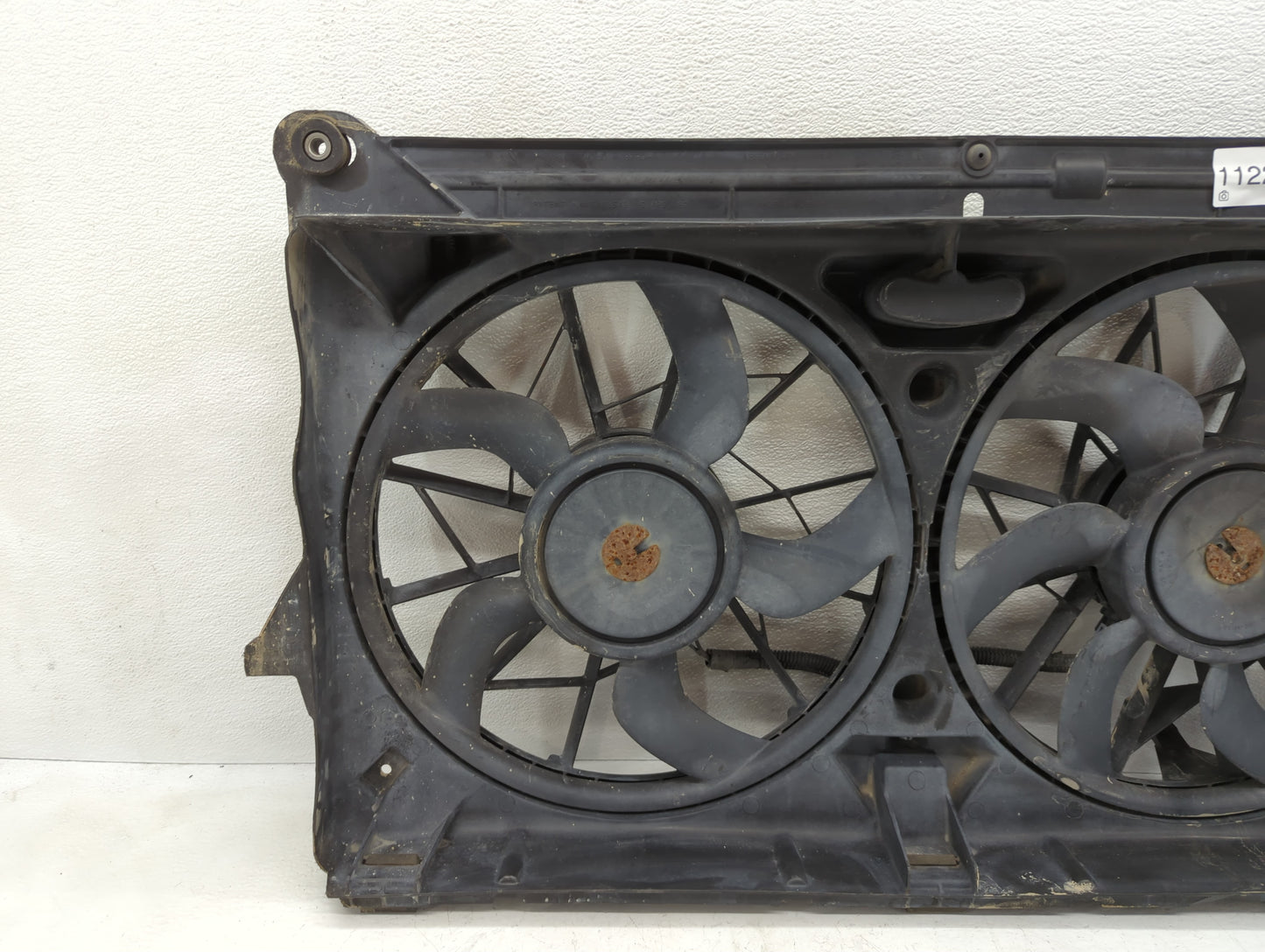 2007 Hummer H3 Electric Radiator Cooling Fan Motor Assembly - Oemusedautoparts1.com