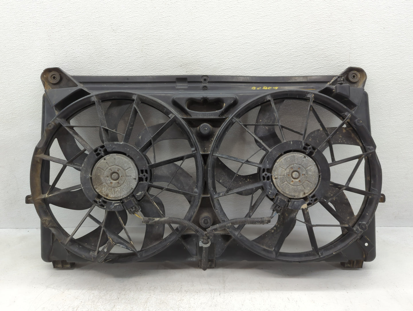 2007 Hummer H3 Electric Radiator Cooling Fan Motor Assembly - Oemusedautoparts1.com
