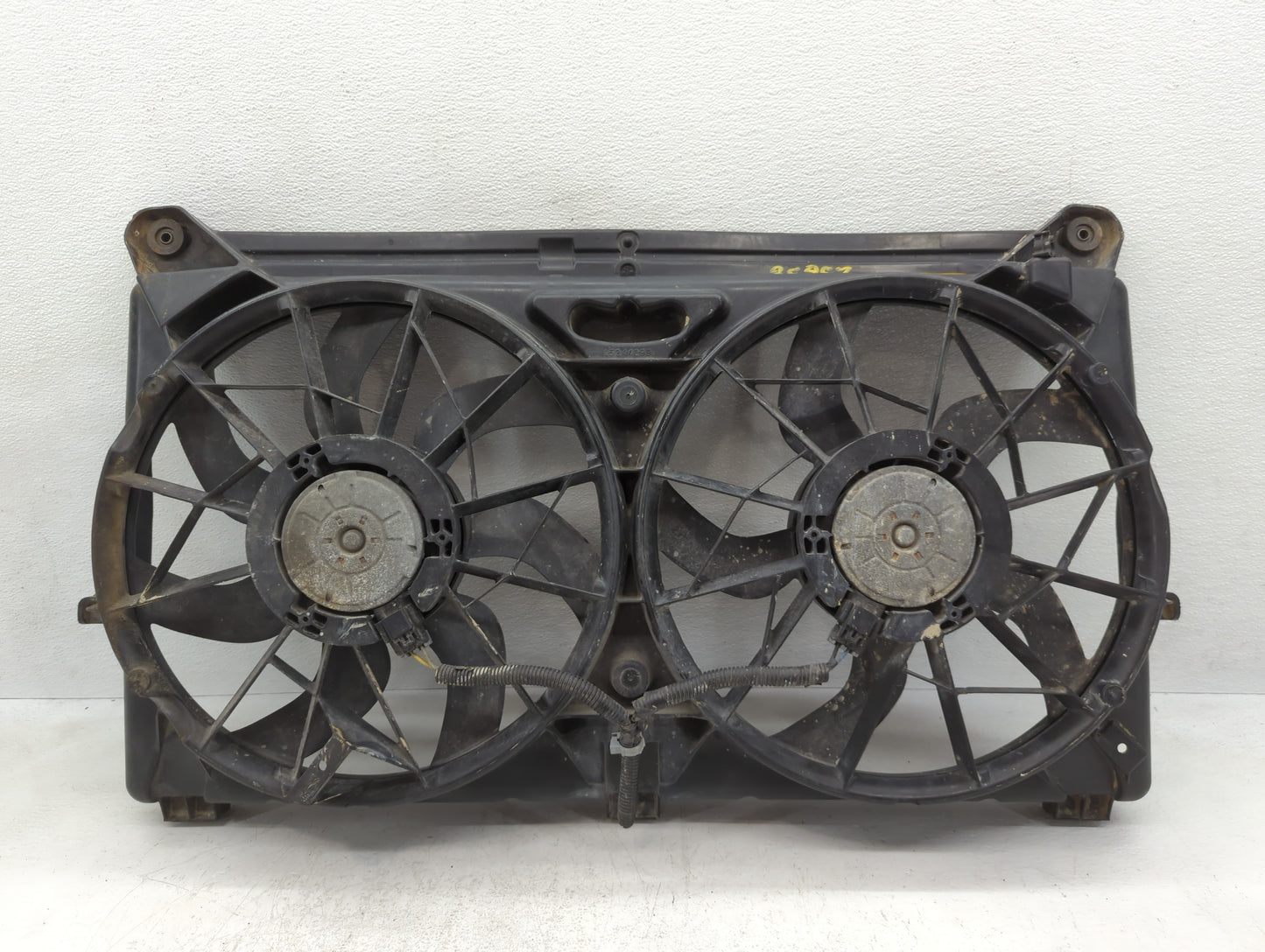 2007 Hummer H3 Electric Radiator Cooling Fan Motor Assembly - Oemusedautoparts1.com
