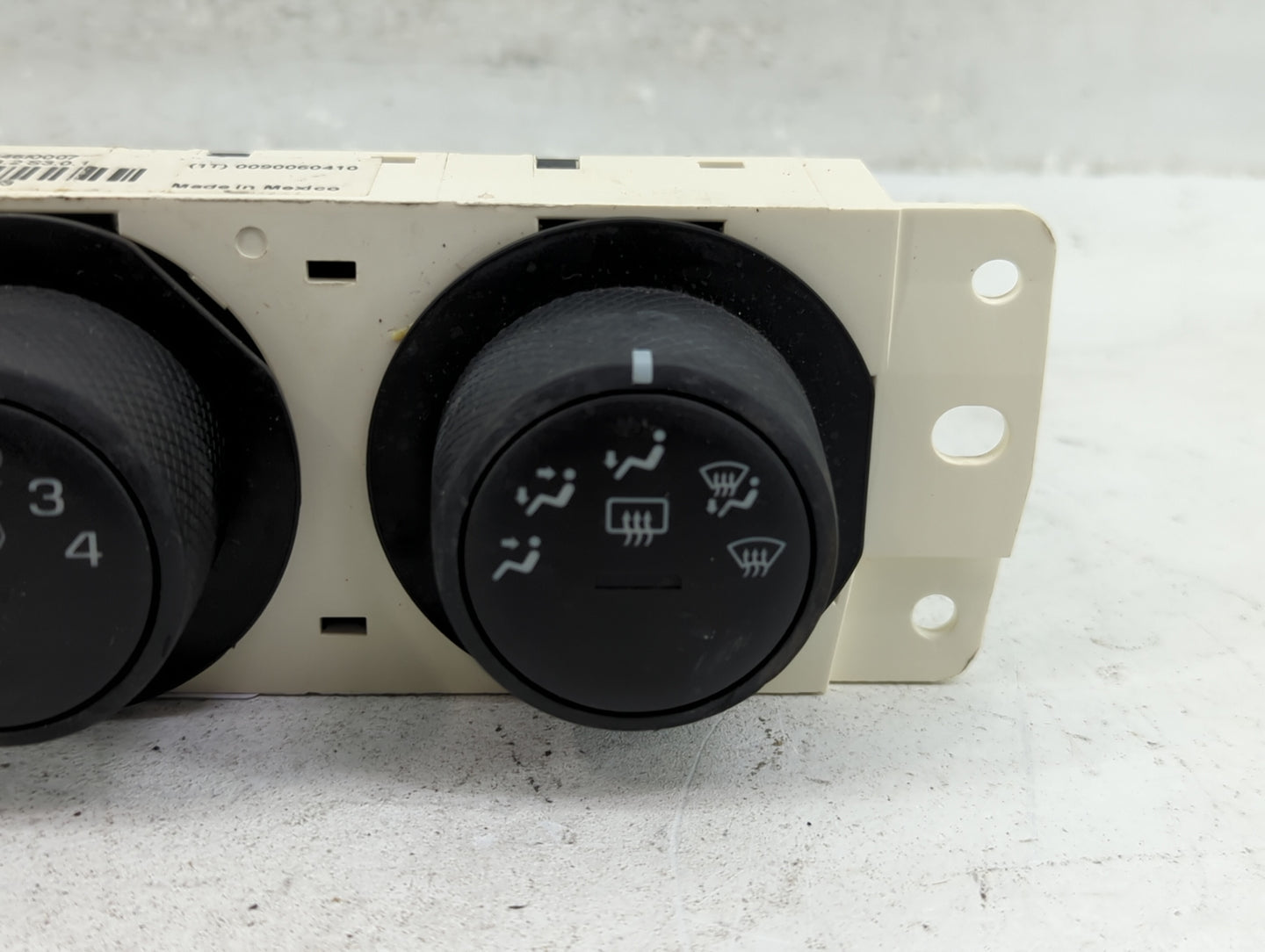 2007 Hummer H3 Climate Control Module Temperature AC/Heater Replacement P/N:25920831 Fits OEM Used Auto Parts - Oemusedautop