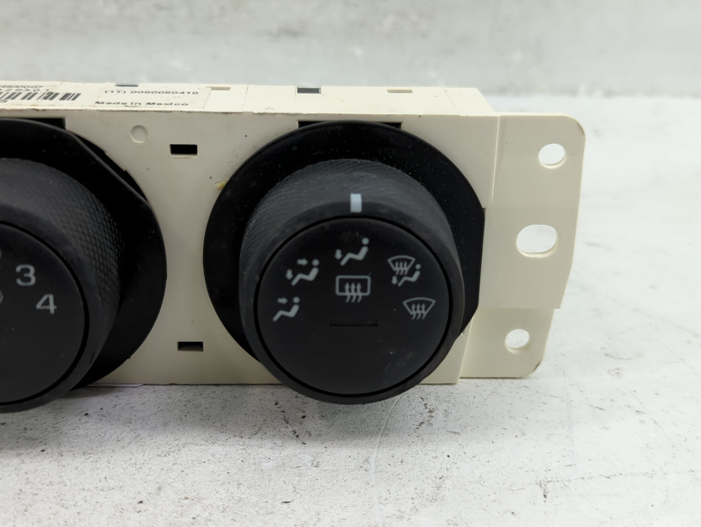 2007 Hummer H3 Climate Control Module Temperature AC/Heater Replacement P/N:25920831 Fits OEM Used Auto Parts - Oemusedautop