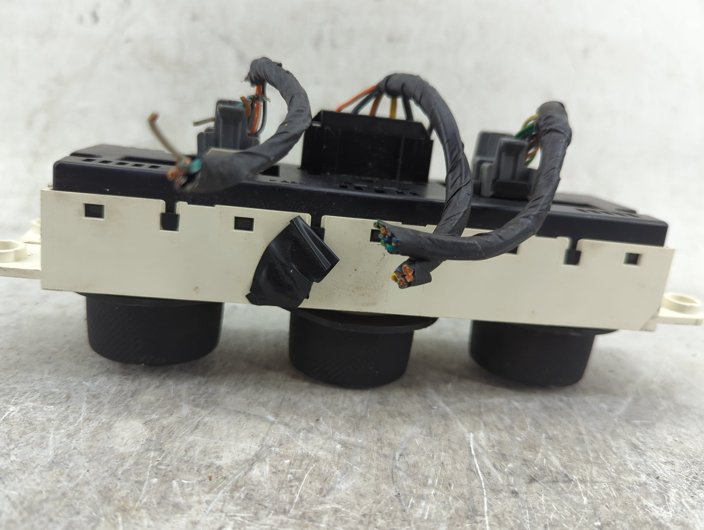 2007 Hummer H3 Climate Control Module Temperature AC/Heater Replacement P/N:15840354 96151-246/0003 Fits OEM Used Auto Parts