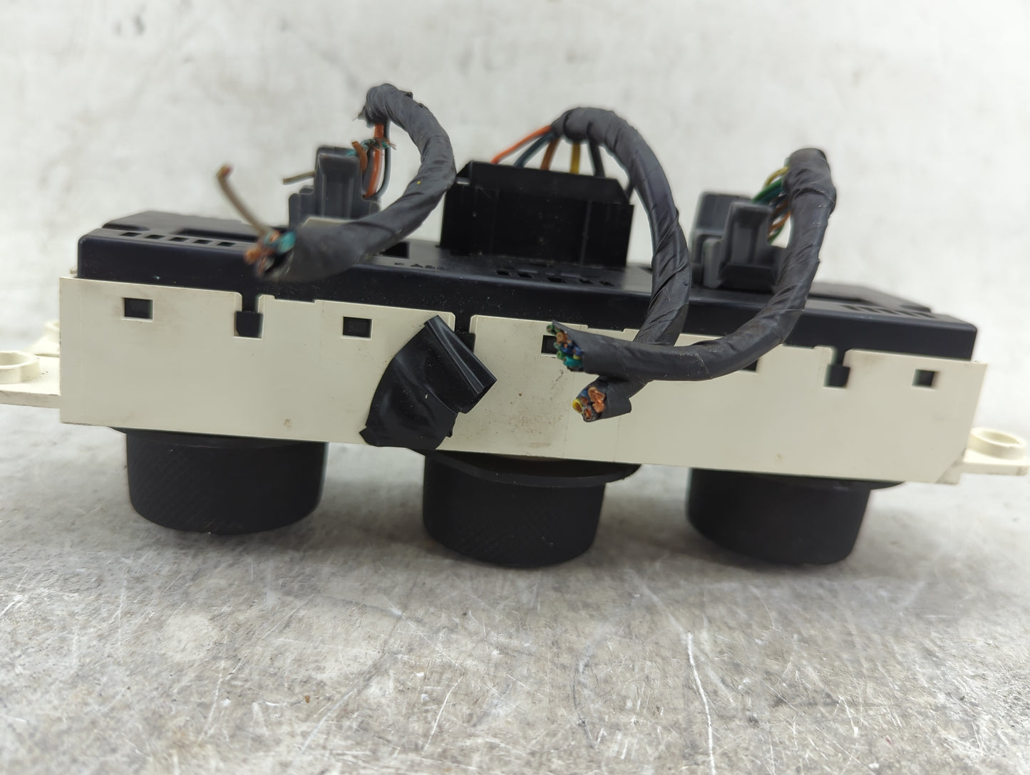 2007 Hummer H3 Climate Control Module Temperature AC/Heater Replacement P/N:15840354 96151-246/0003 Fits OEM Used Auto Parts