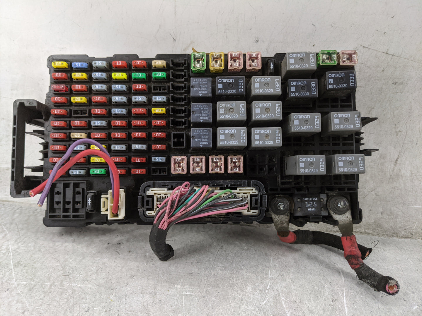 2007 Hummer H3 Fusebox Fuse Box Panel Relay Module P/N:25796965 0678142 Fits OEM Used Auto Parts - Oemusedautoparts1.com