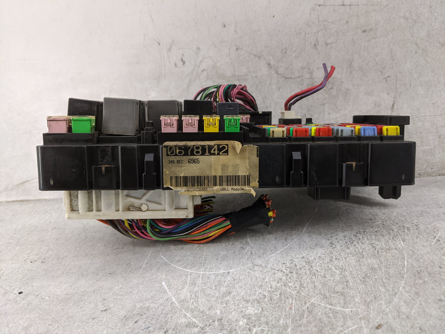 2007 Hummer H3 Fusebox Fuse Box Panel Relay Module P/N:25796965 0678142 Fits OEM Used Auto Parts - Oemusedautoparts1.com