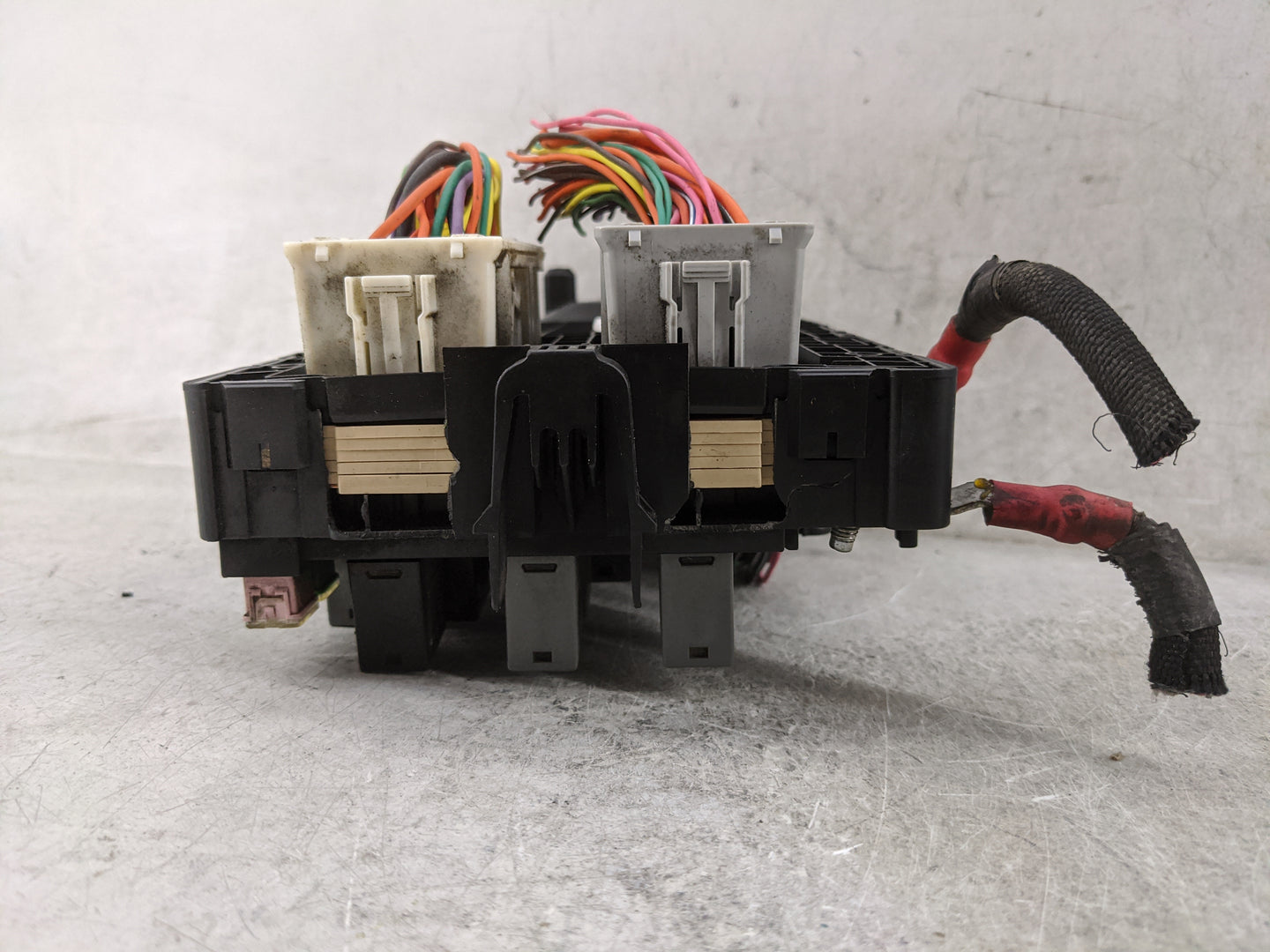 2007 Hummer H3 Fusebox Fuse Box Panel Relay Module P/N:25796965 0678142 Fits OEM Used Auto Parts - Oemusedautoparts1.com