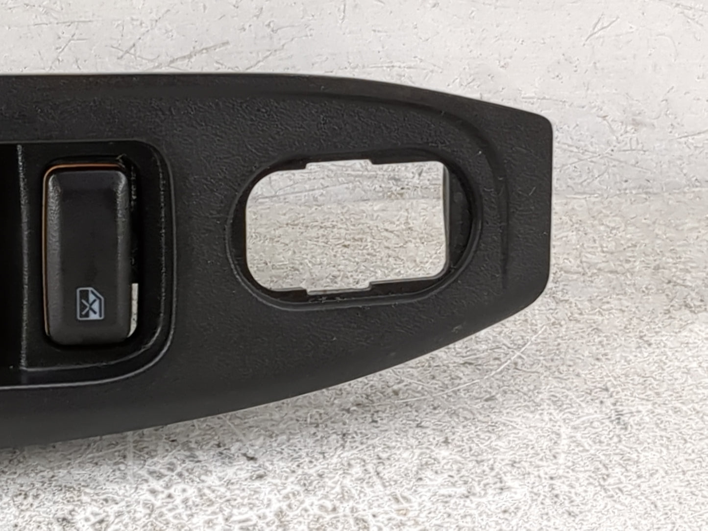 2007 Hummer H3 Master Power Window Switch Replacement Driver Side Left P/N:514632 Fits OEM Used Auto Parts - Oemusedautopart