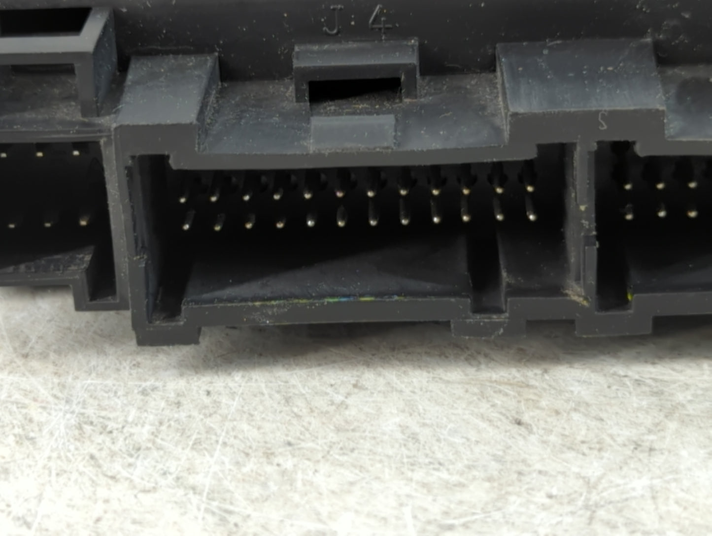 Hummer H3 Body Control Module Bcm Inner Cabin Fuse Box 15116066 - Oemusedautoparts1.com